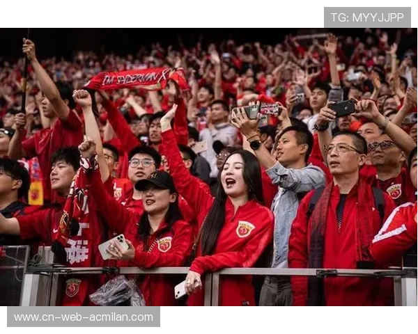 中超上演罕见场面海港主场观众人数微超申花仅多出一百五十七人 中超上演罕见场面海港主场观众人数微超申花仅多出一百五十七人