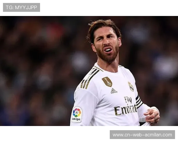 皇马在肋部持续压迫，维尼修斯强突被放倒